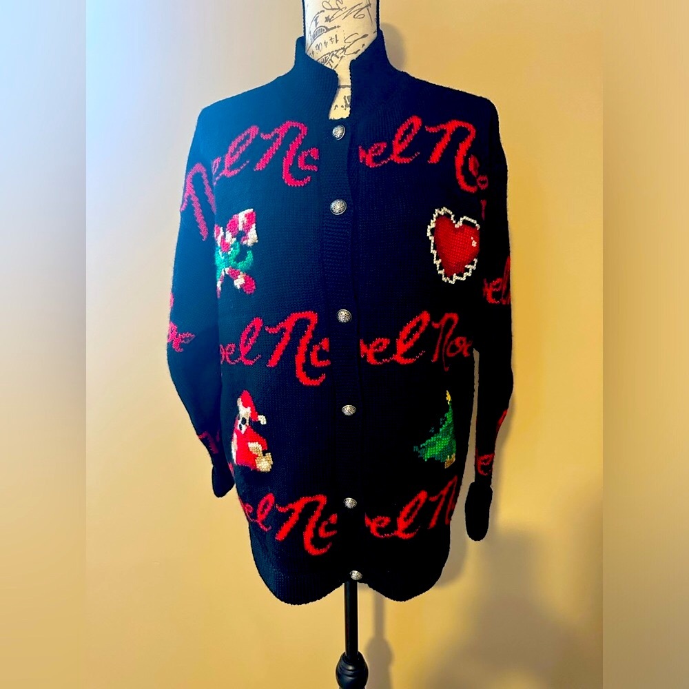 Vintage Christmas Noel Women's needle point Cardigan Size S.  Good cond.
